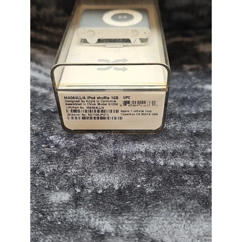 Apple iPod Shuffle (2nd Generation) 1GB in silver, model number MB225LL/A